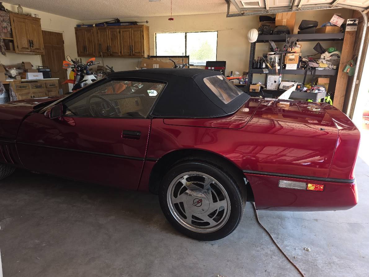Chevrolet-corvette-1989-red-1