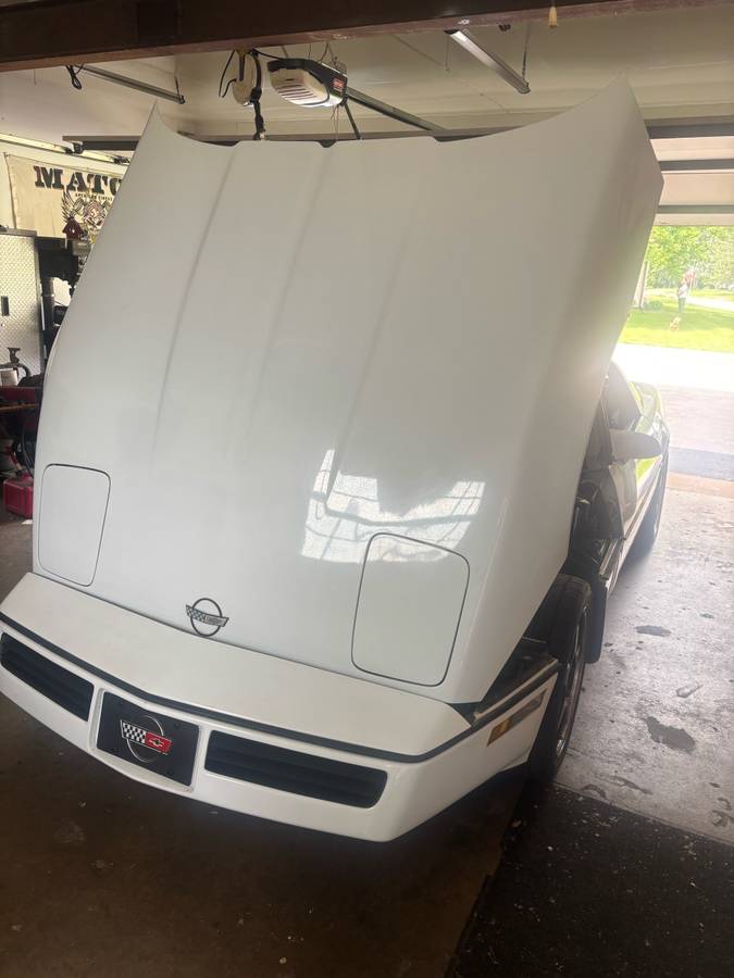 Chevrolet-corvette-1989-white