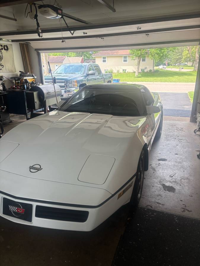 Chevrolet-corvette-1989-white-13