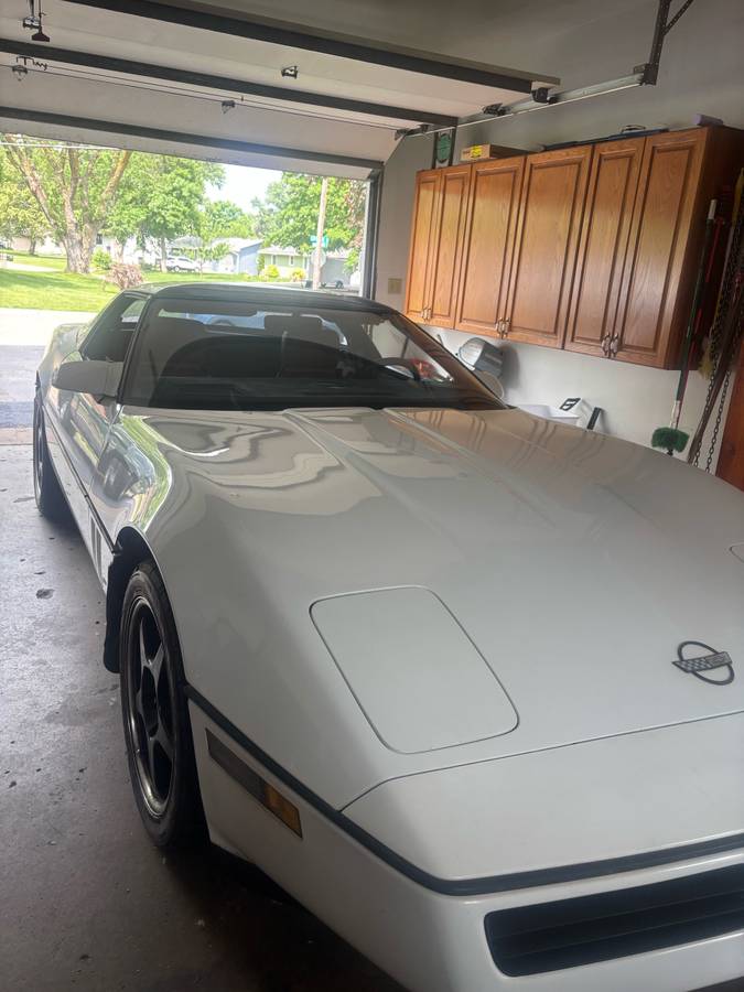 Chevrolet-corvette-1989-white-14