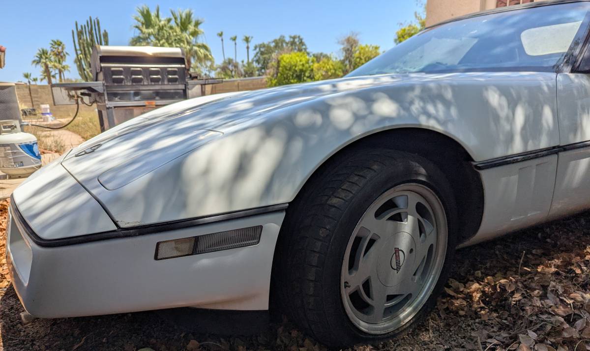 Chevrolet-corvette-1989-white-2