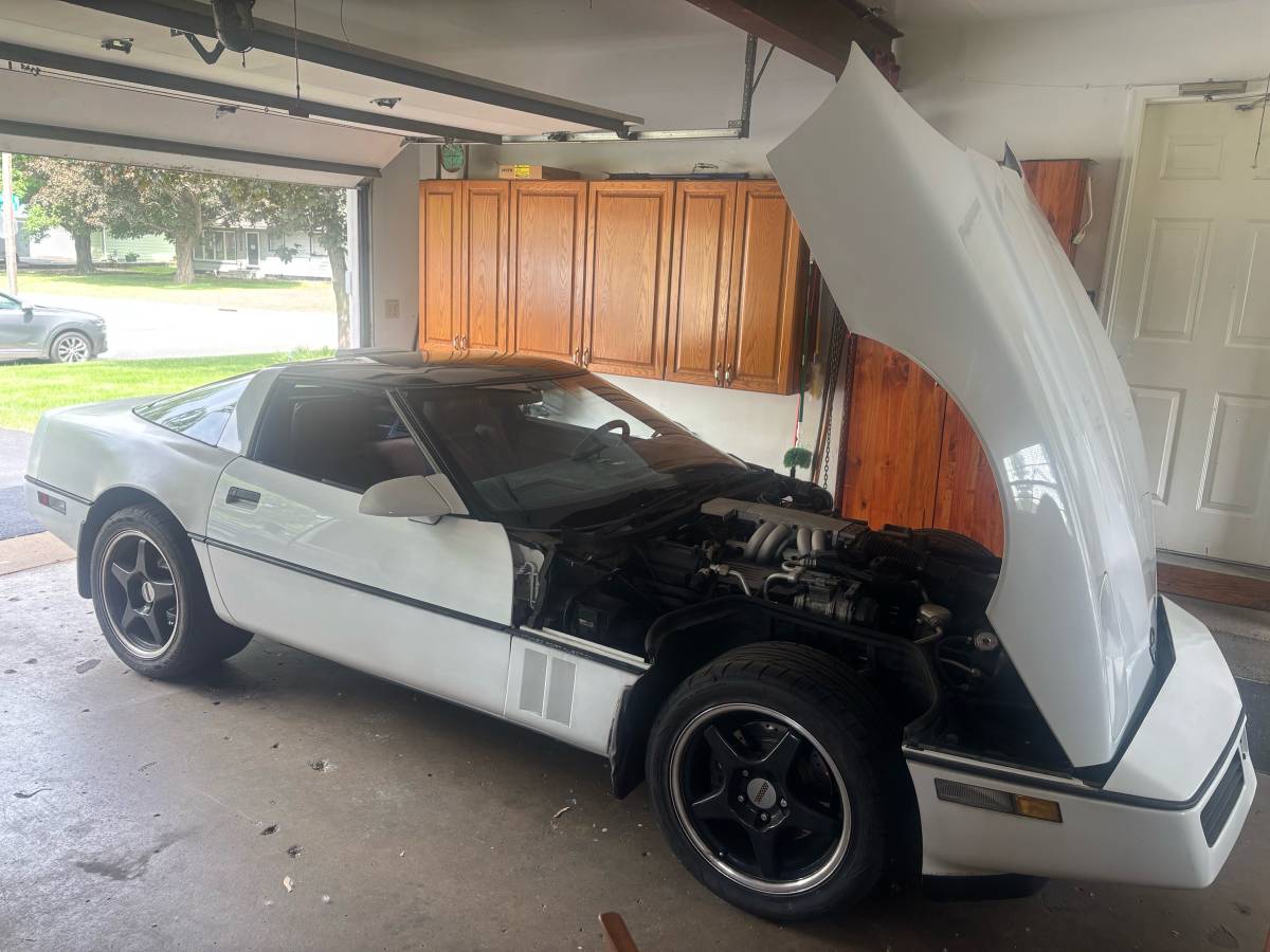 Chevrolet-corvette-1989-white-3