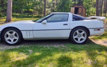 Chevrolet-corvette-1990