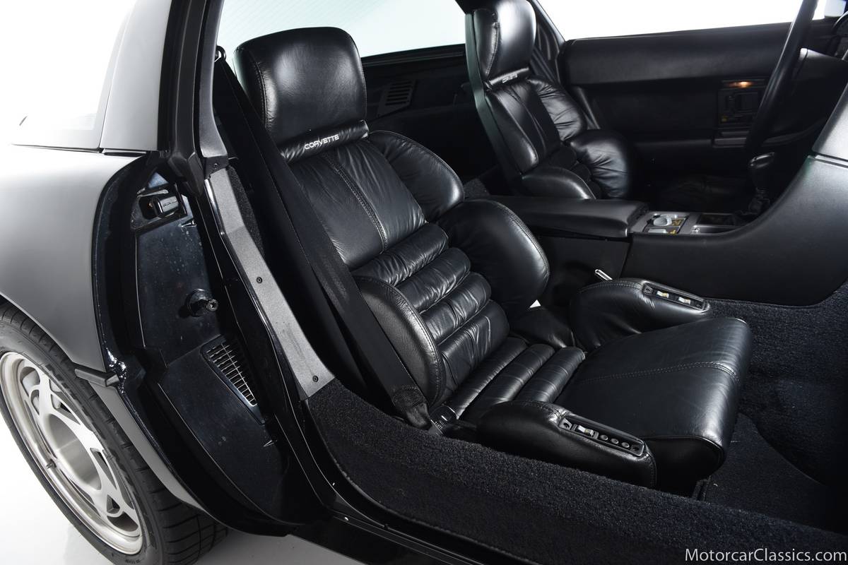 Chevrolet-corvette-1990-black-10