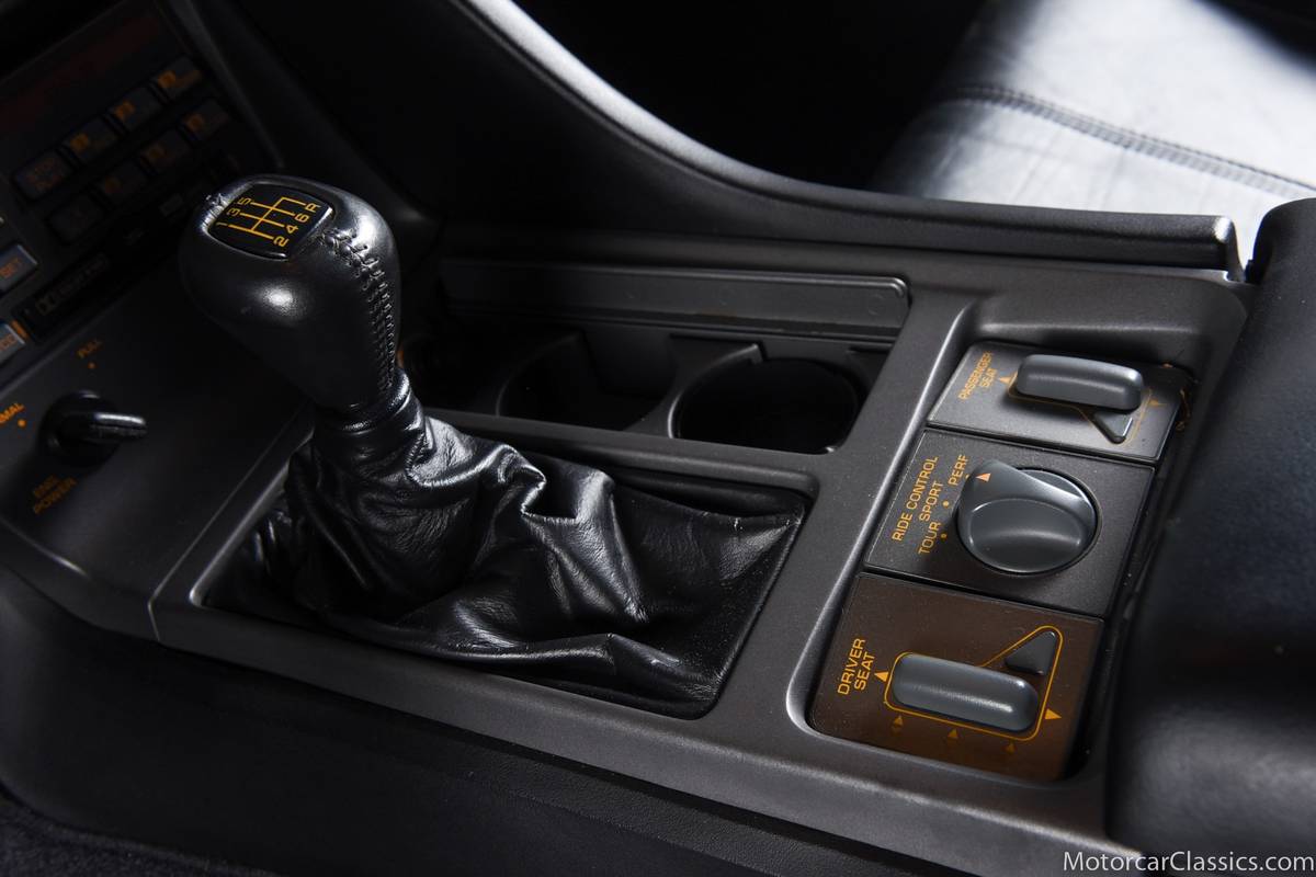 Chevrolet-corvette-1990-black-11