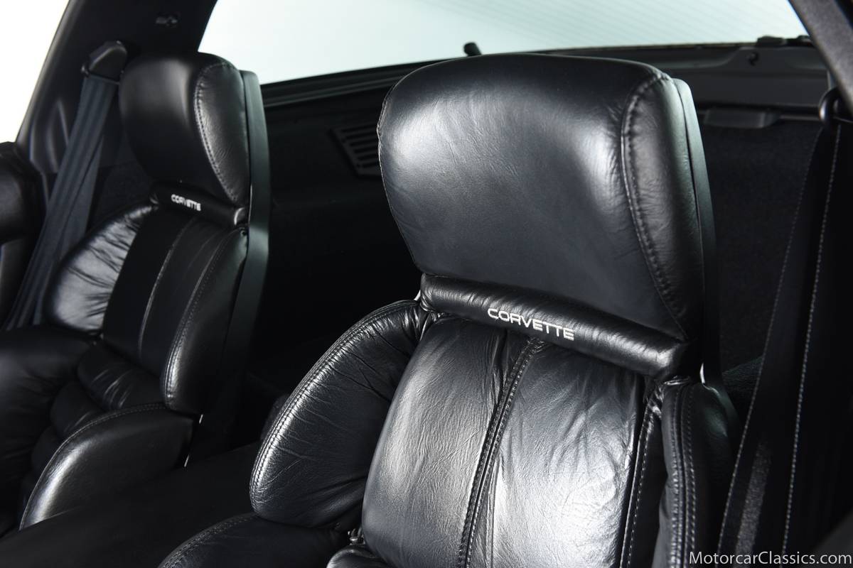 Chevrolet-corvette-1990-black-18