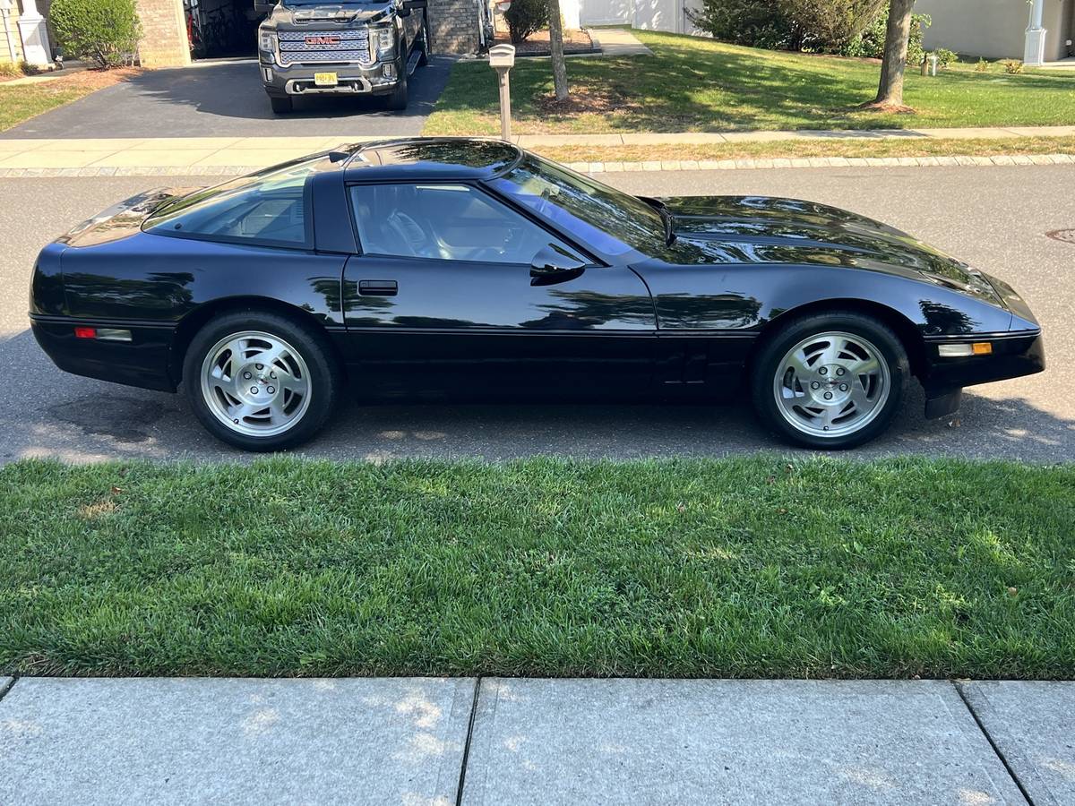 Chevrolet-corvette-1990-black-21