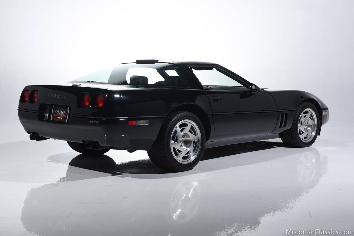 Chevrolet-corvette-1990-black-4