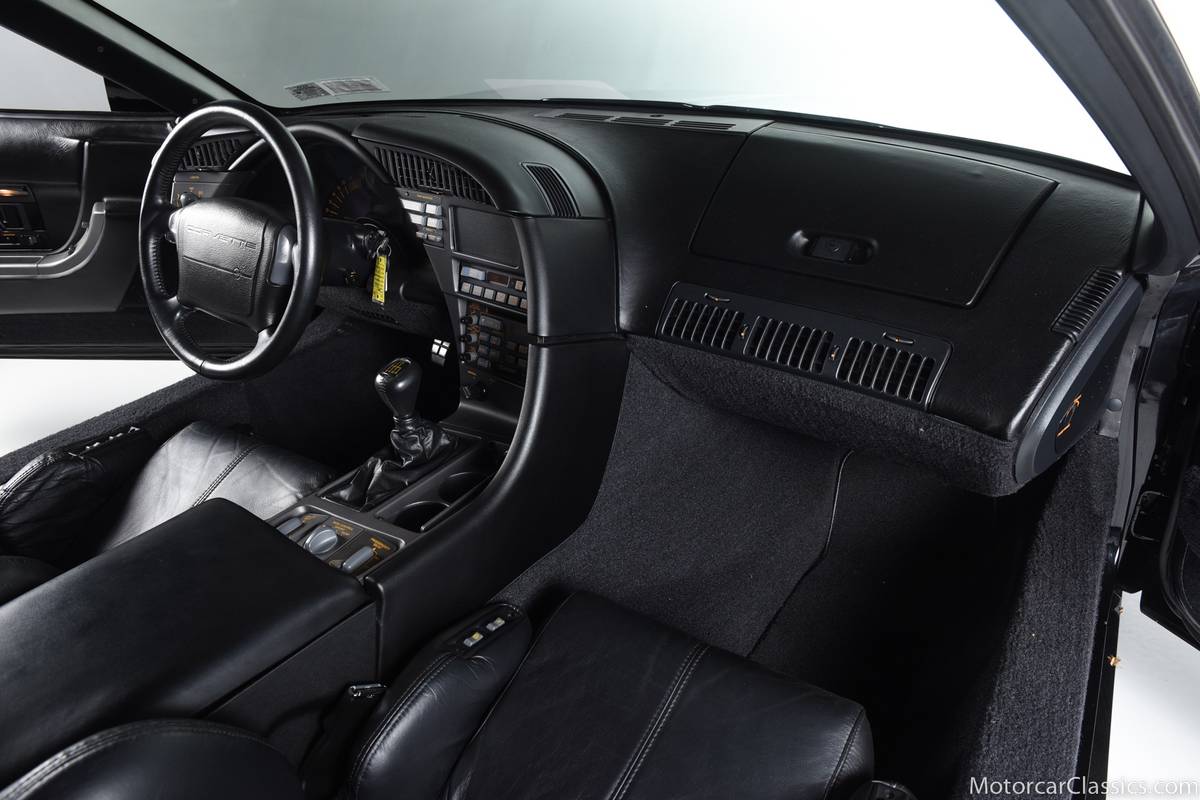 Chevrolet-corvette-1990-black-9