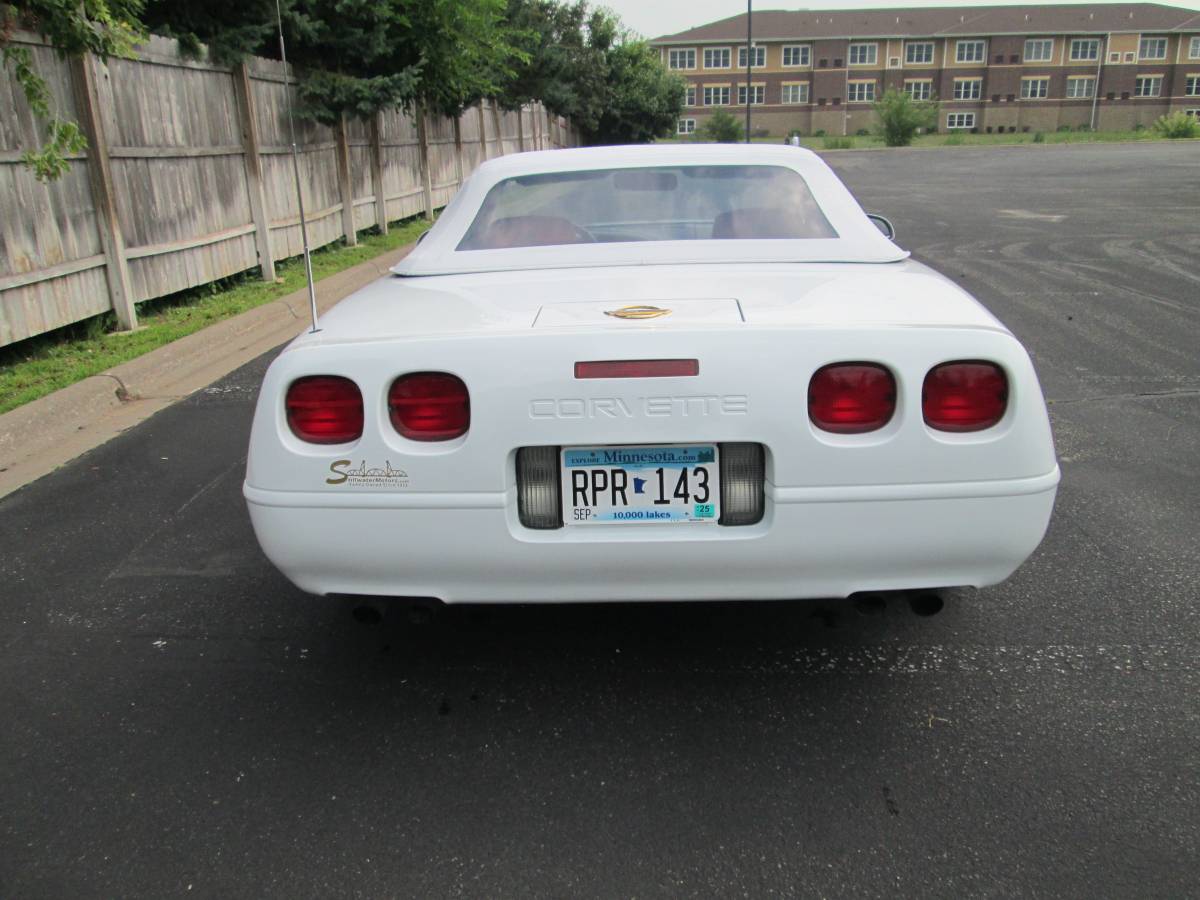 Chevrolet-corvette-1991-white