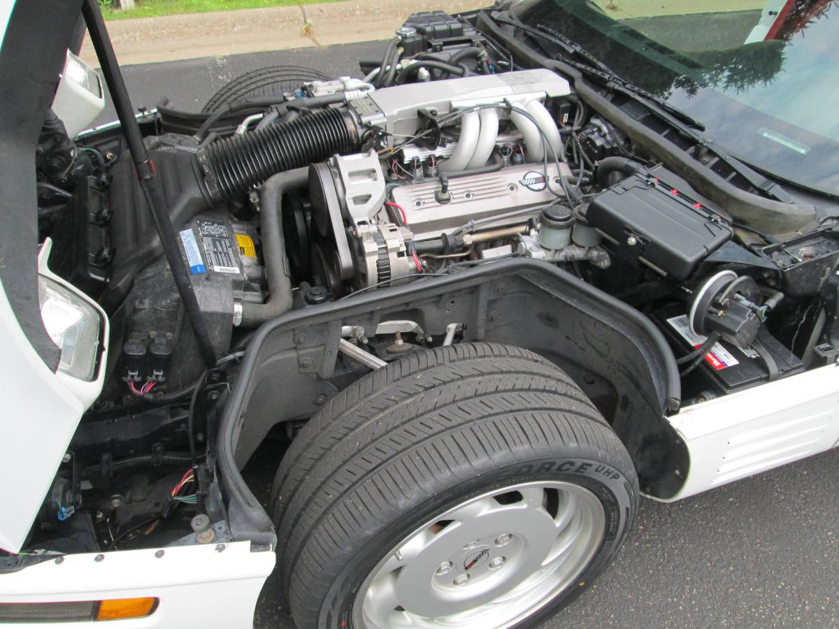 Chevrolet-corvette-1991-white-16