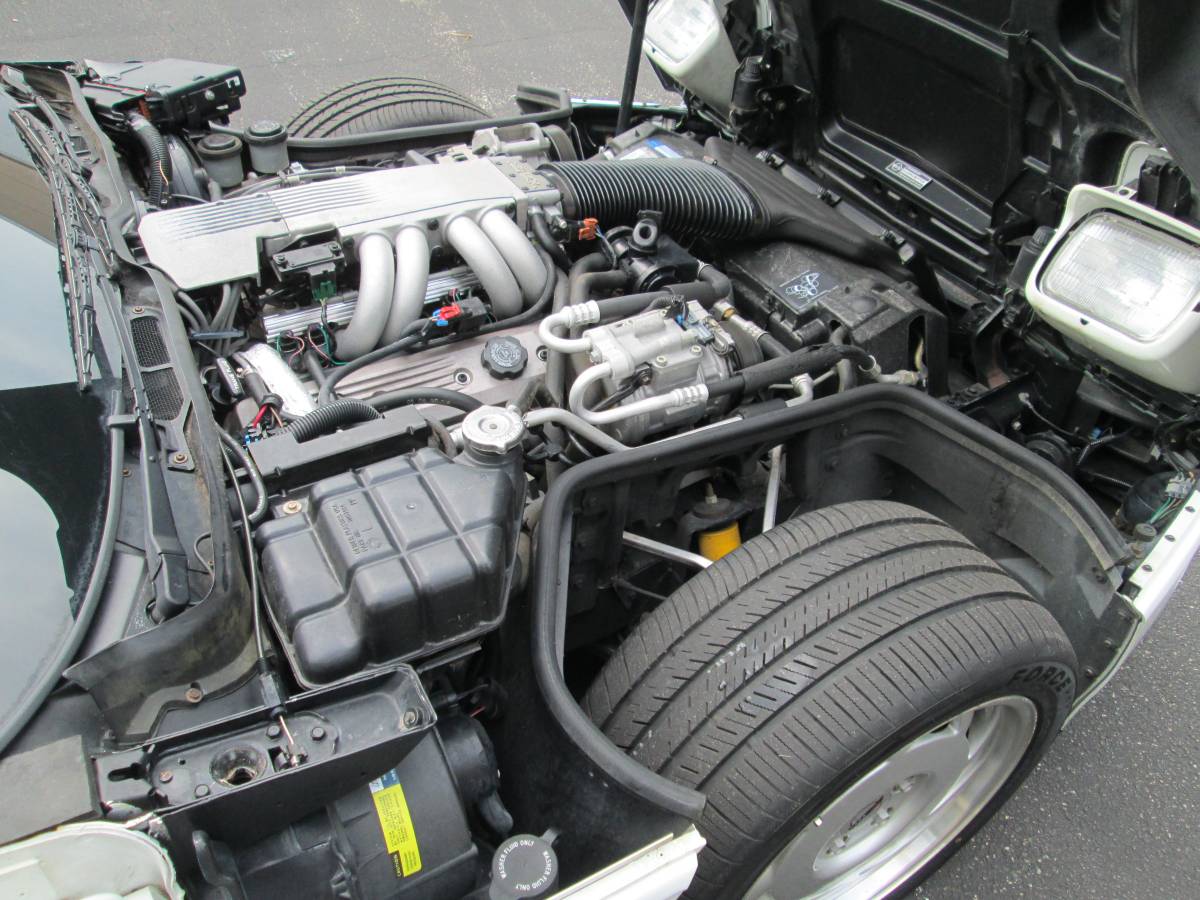 Chevrolet-corvette-1991-white-17