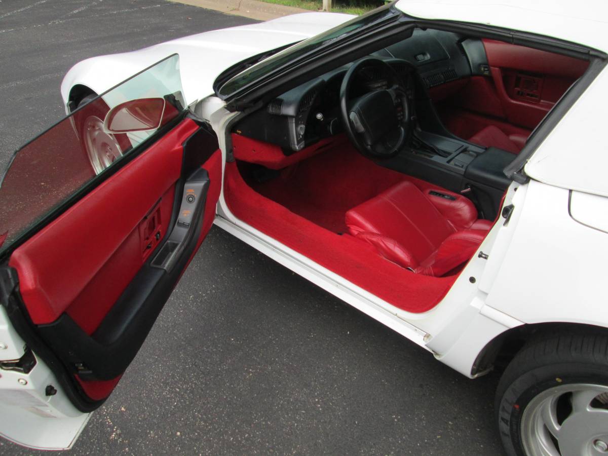 Chevrolet-corvette-1991-white-4