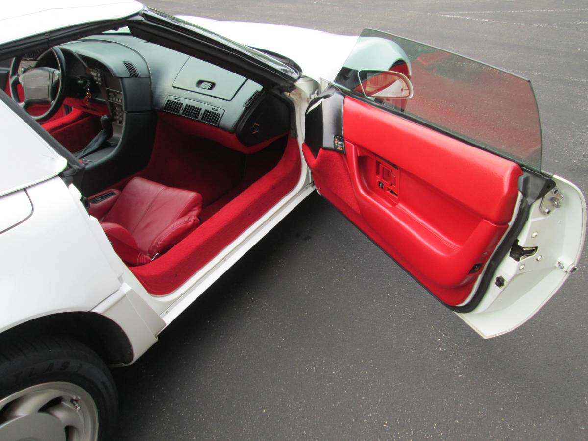 Chevrolet-corvette-1991-white-6