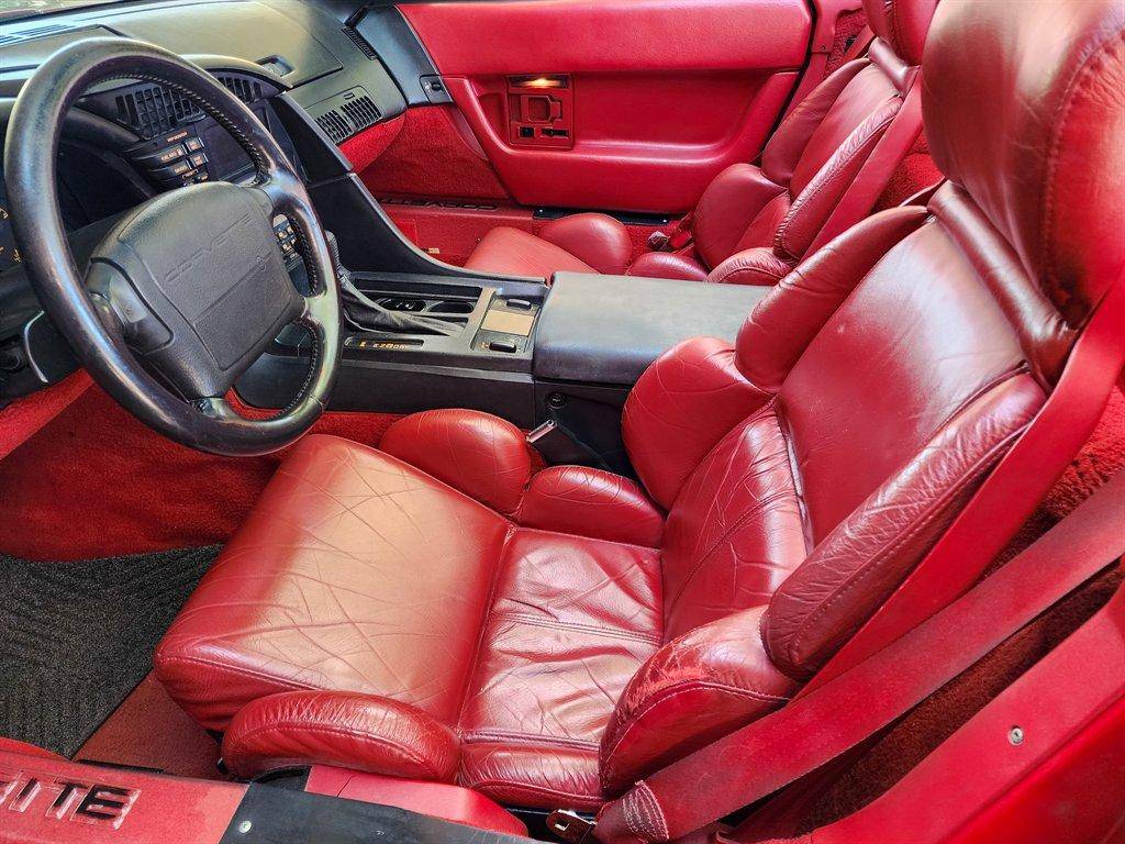 Chevrolet-corvette-1992-red-18
