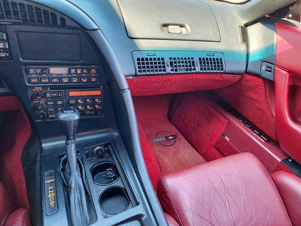Chevrolet-corvette-1992-red-21
