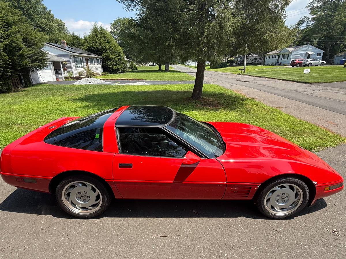 Chevrolet-corvette-1992-red-9
