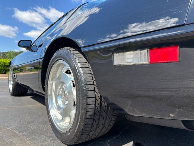 Chevrolet-corvette-1994-black-11