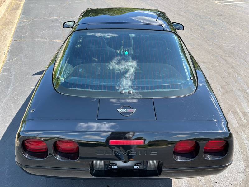 Chevrolet-corvette-1994-black-12