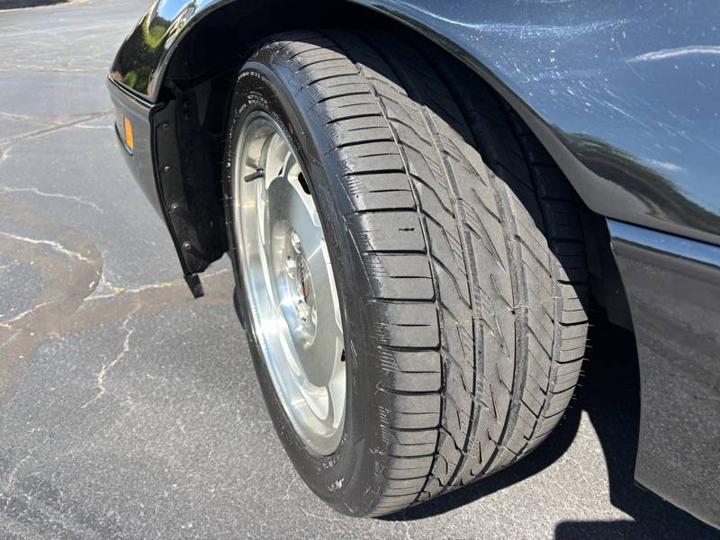 Chevrolet-corvette-1994-black-22