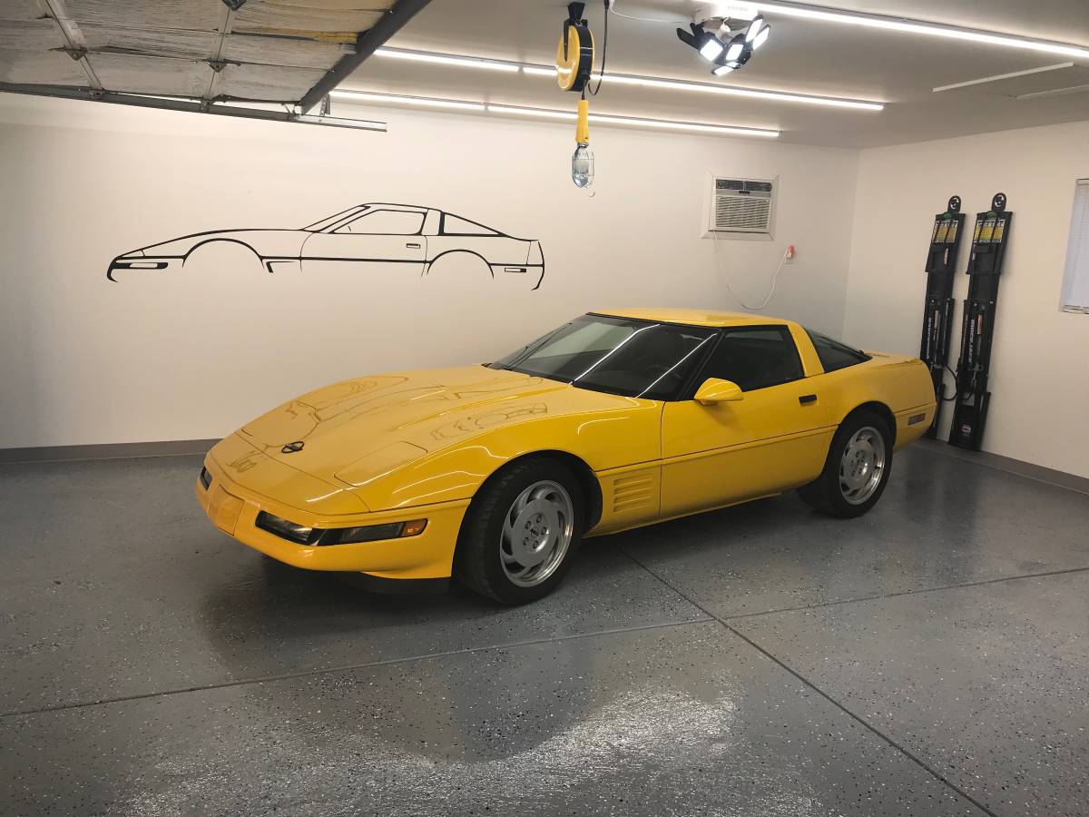 Chevrolet-corvette-1994-yellow-1