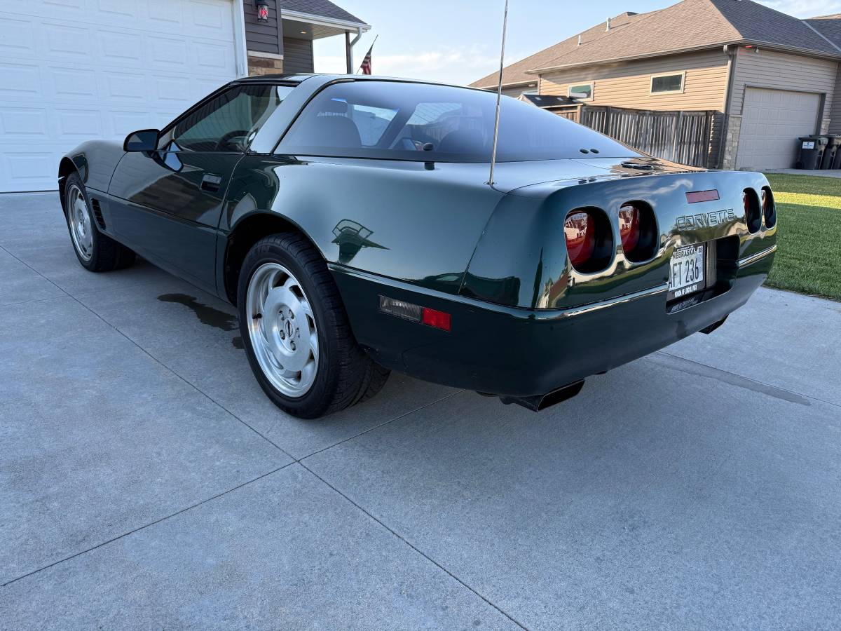Chevrolet-corvette-1995-10