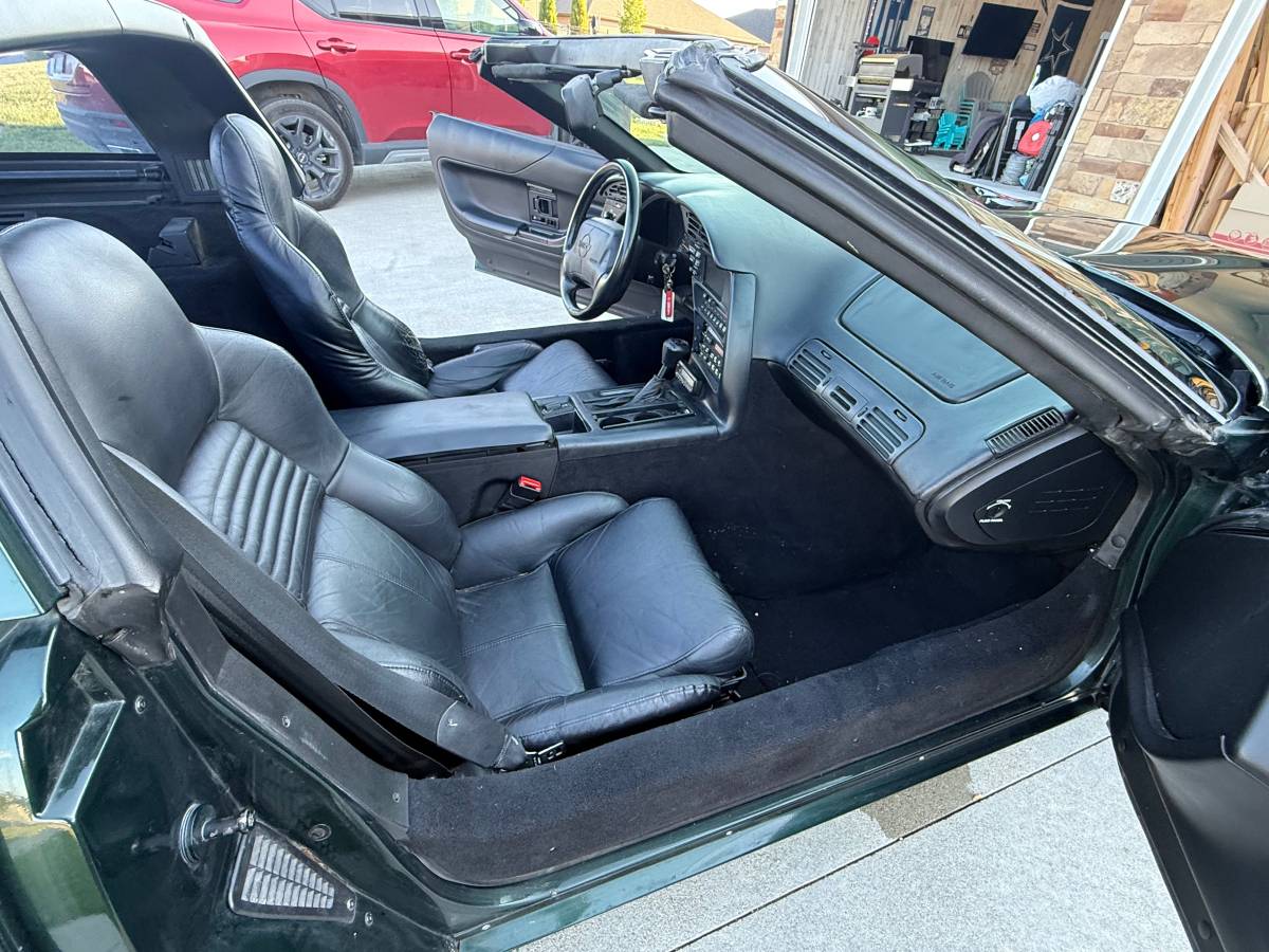 Chevrolet-corvette-1995-17