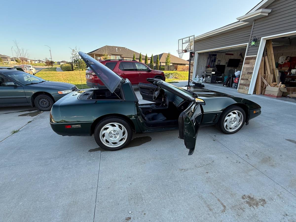 Chevrolet-corvette-1995-21