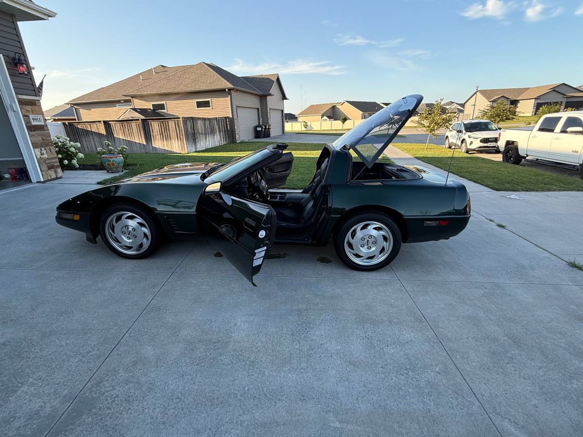 Chevrolet-corvette-1995-22