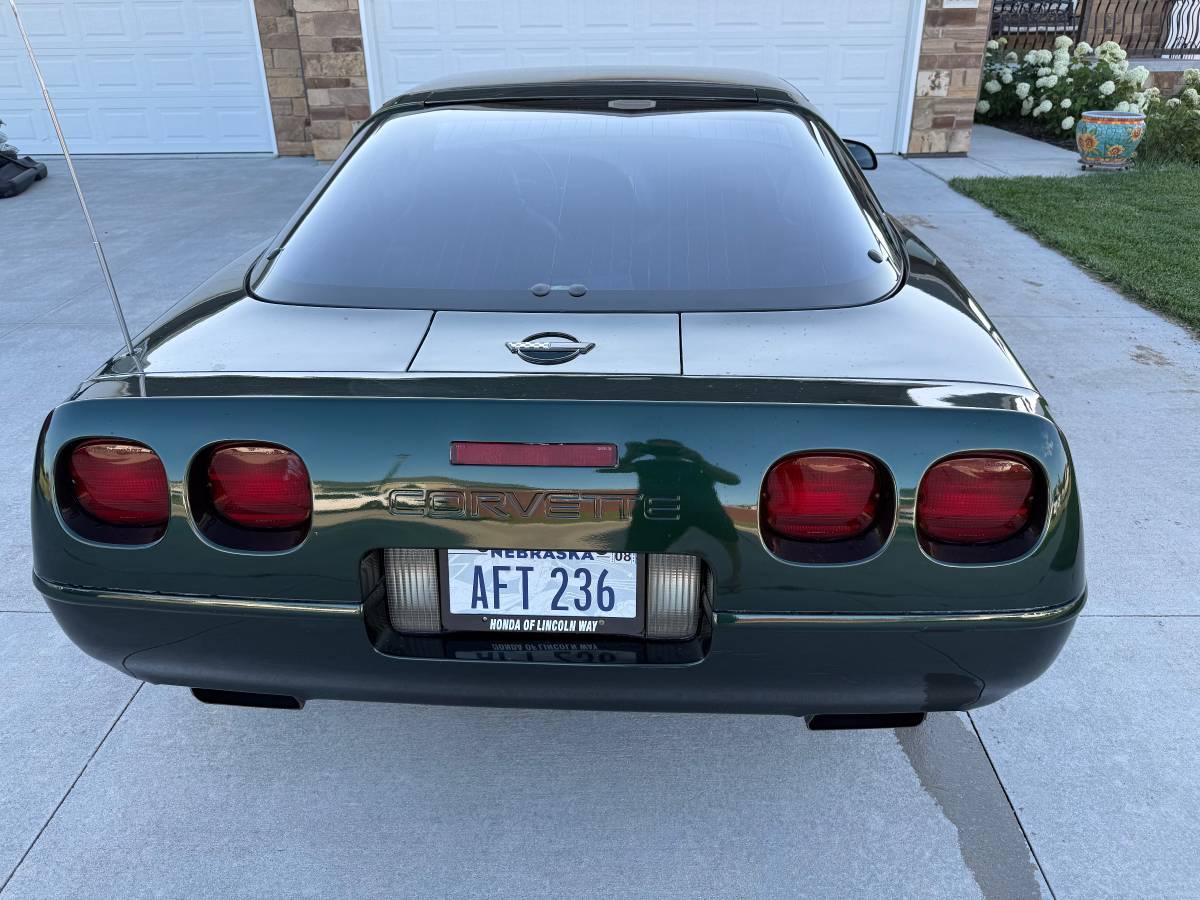 Chevrolet-corvette-1995-9