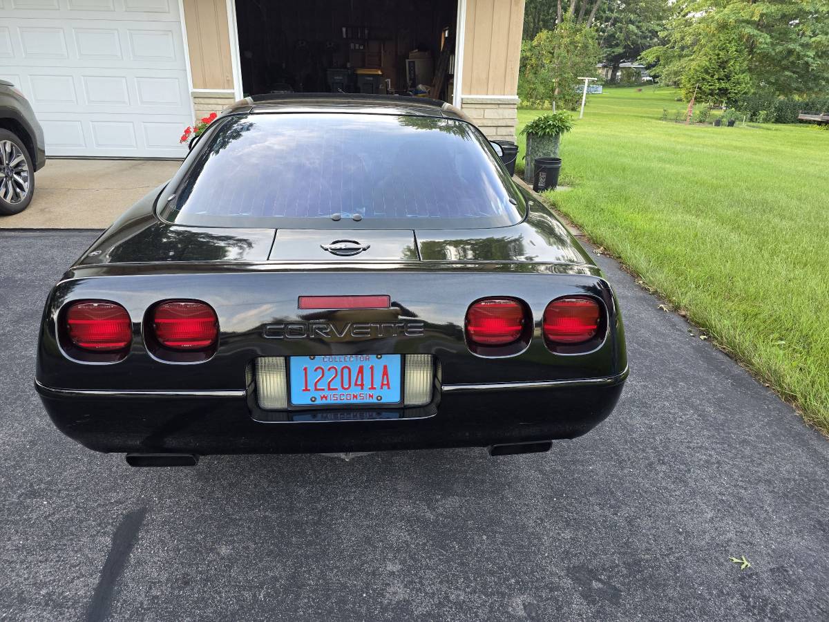 Chevrolet-corvette-1995-black-2