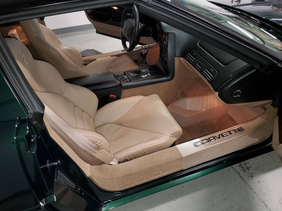 Chevrolet-corvette-1995-green-2