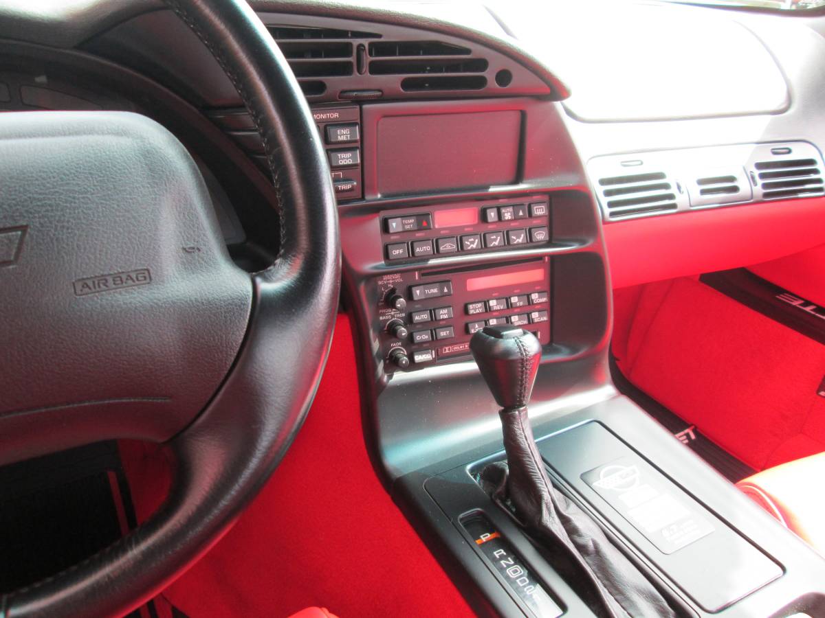 Chevrolet-corvette-amp-convertible-1994-custom-12