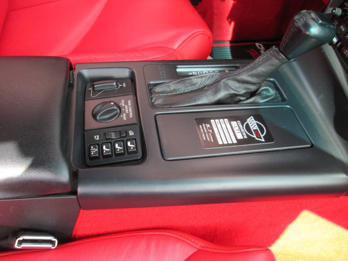 Chevrolet-corvette-amp-convertible-1994-custom-16