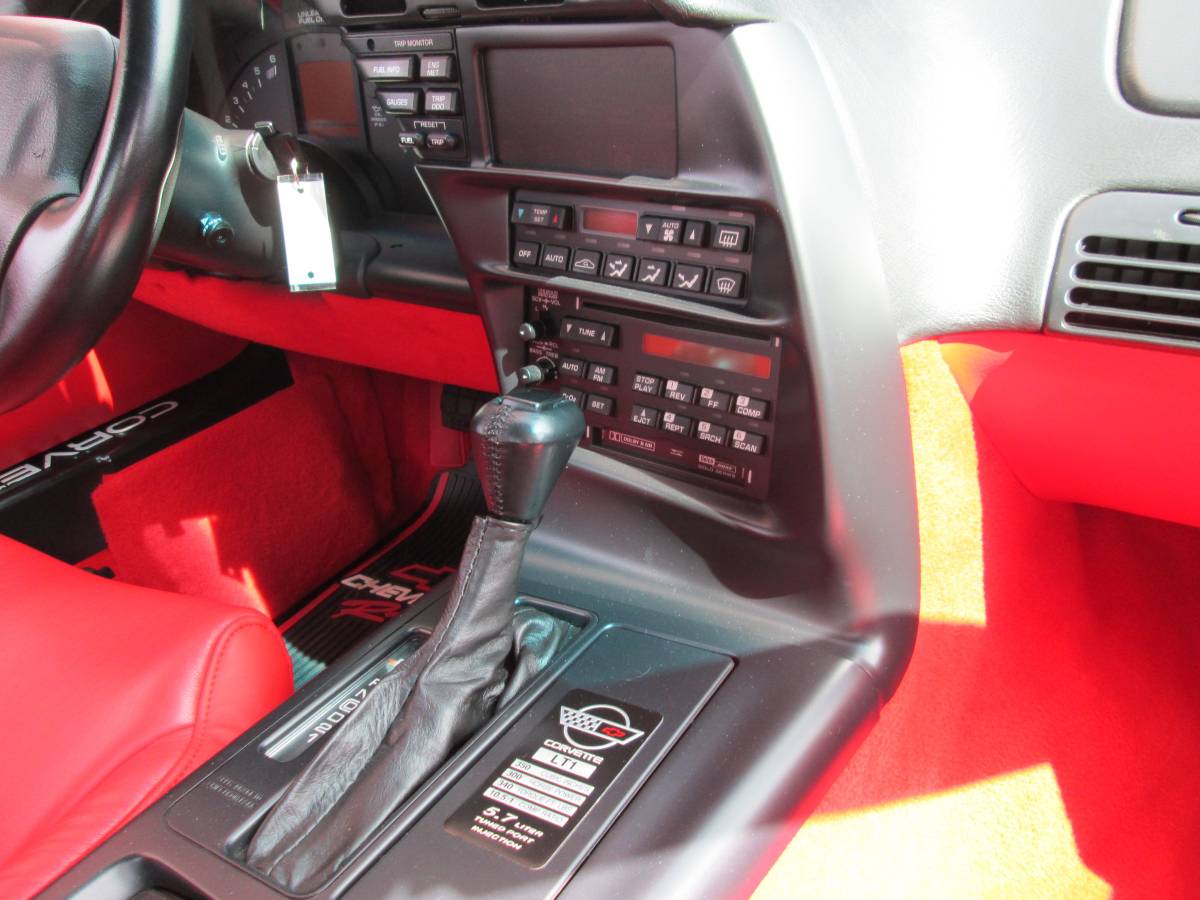 Chevrolet-corvette-amp-convertible-1994-custom-17