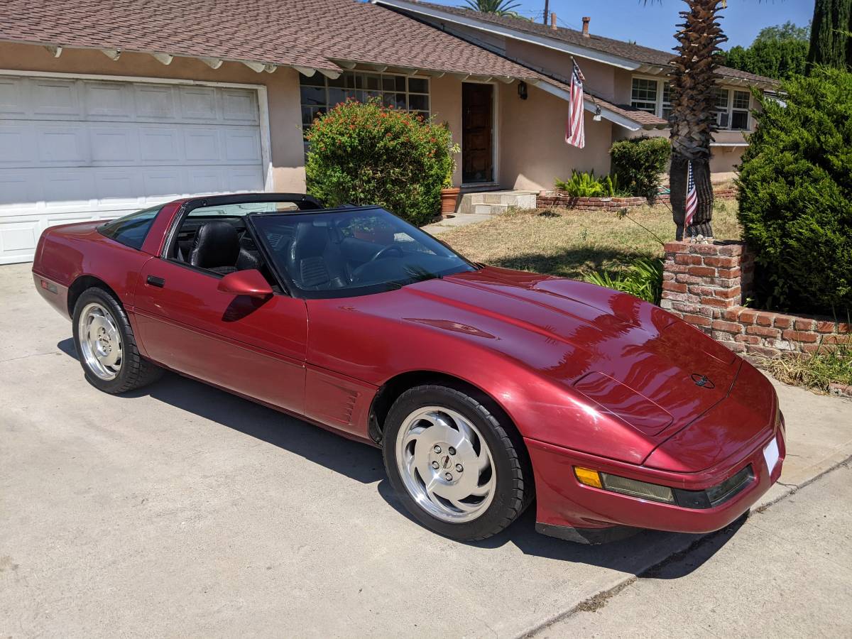 Chevrolet-corvette-amp-convertible-1995-1