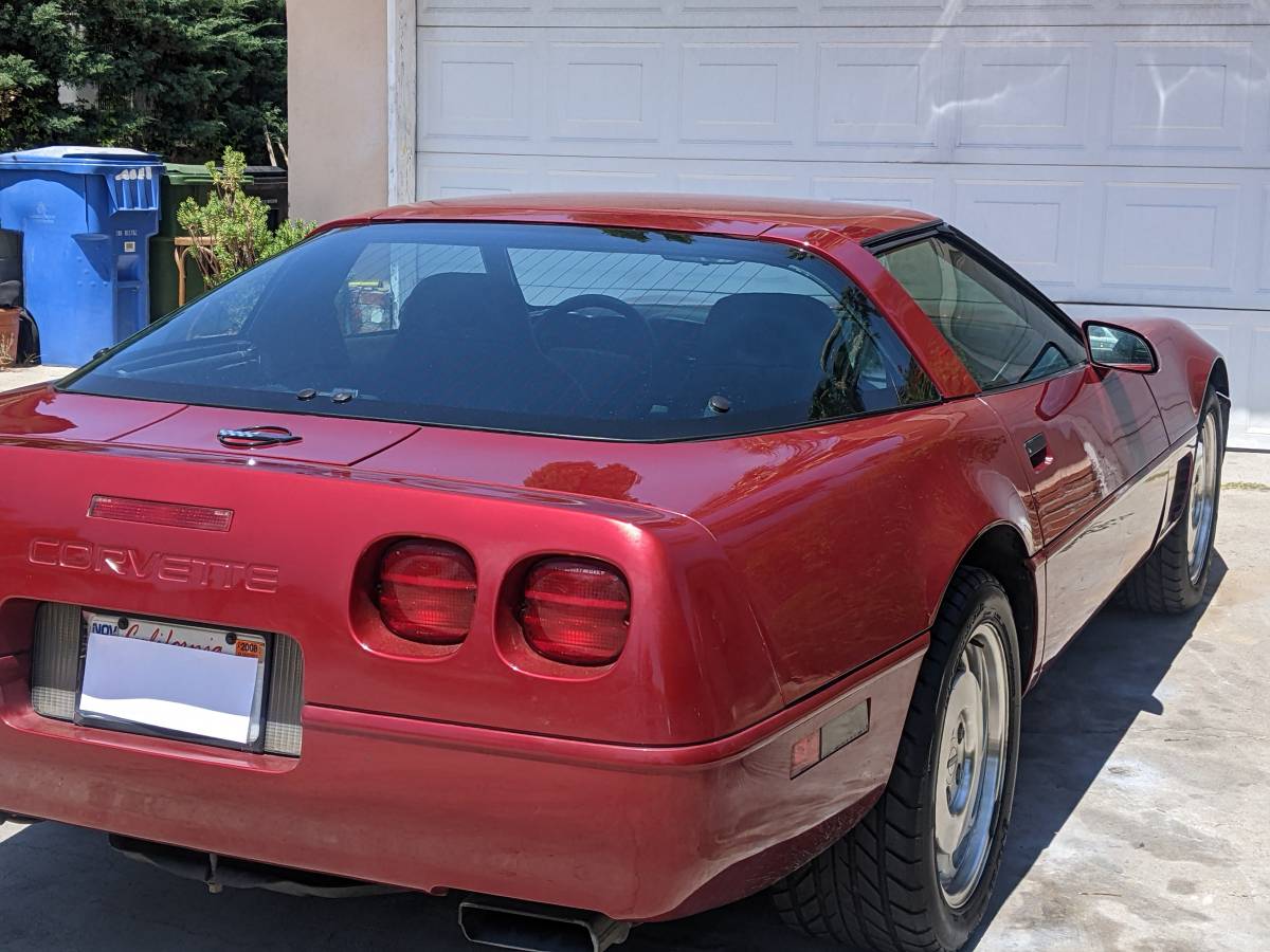 Chevrolet-corvette-amp-convertible-1995-15