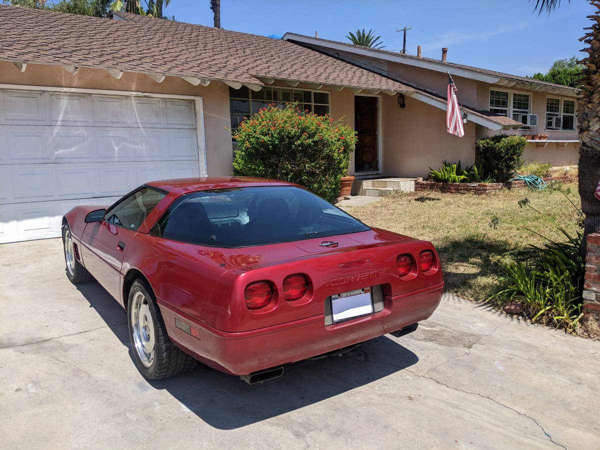 Chevrolet-corvette-amp-convertible-1995-6