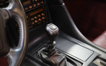 Chevrolet-corvette-base-2dr-hat-1993-red-10