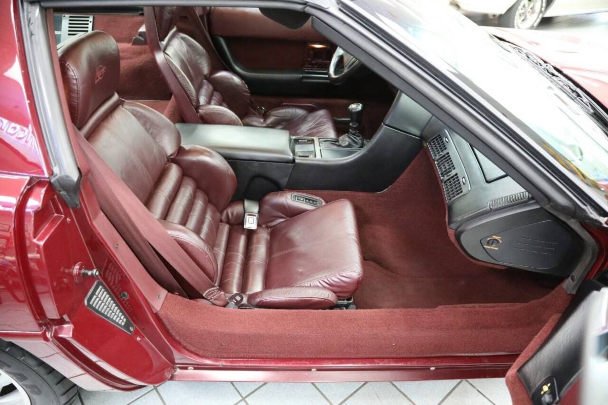 Chevrolet-corvette-base-2dr-hat-1993-red-12