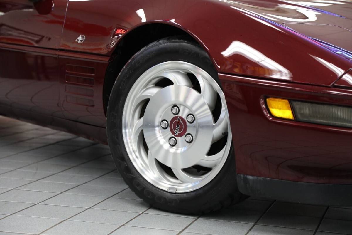 Chevrolet-corvette-base-2dr-hat-1993-red-19