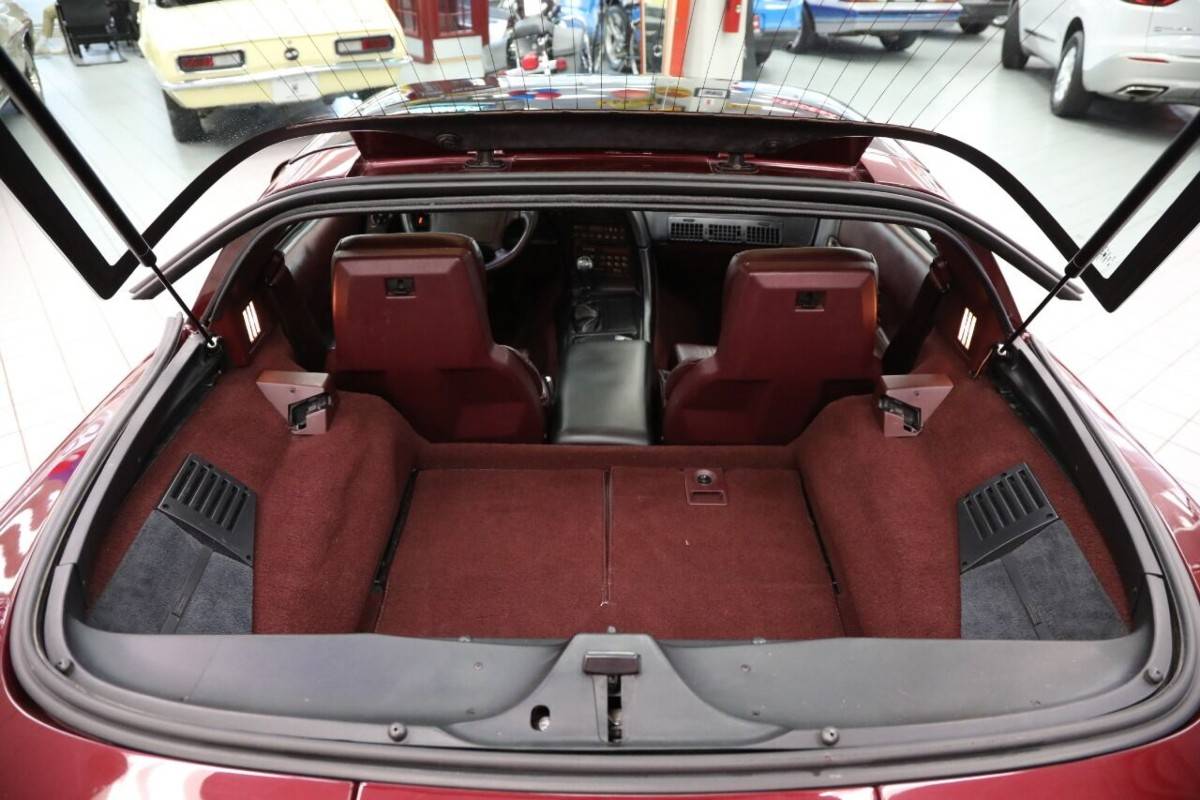 Chevrolet-corvette-base-2dr-hat-1993-red-3