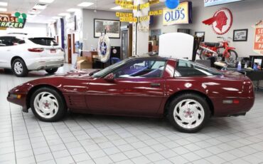 Chevrolet-corvette-base-2dr-hat-1993-red
