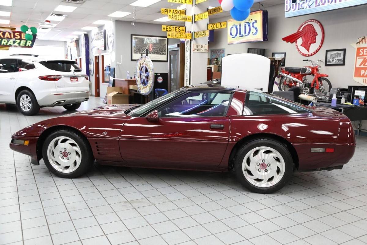 Chevrolet-corvette-base-2dr-hat-1993-red
