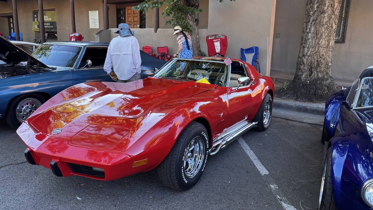 Chevrolet-corvette-c3-1975-red-2