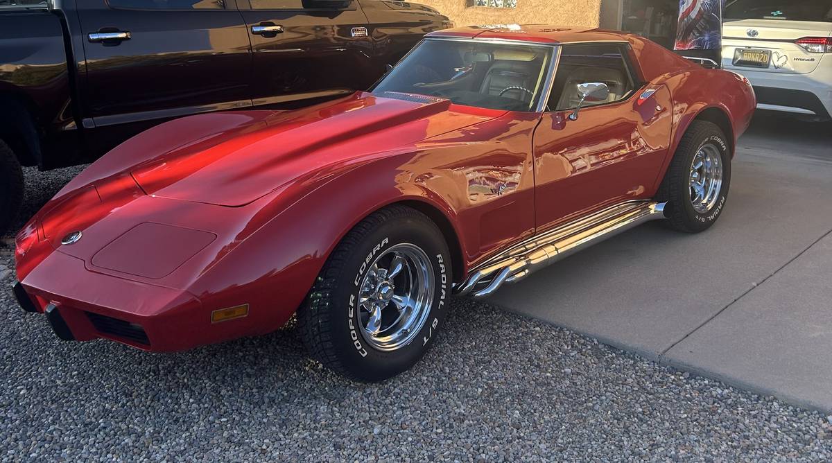 Chevrolet-corvette-c3-1975-red-4