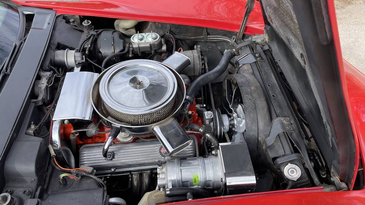 Chevrolet-corvette-c3-1975-red-7