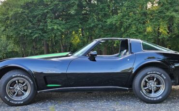 Chevrolet-corvette-c3-1978-black