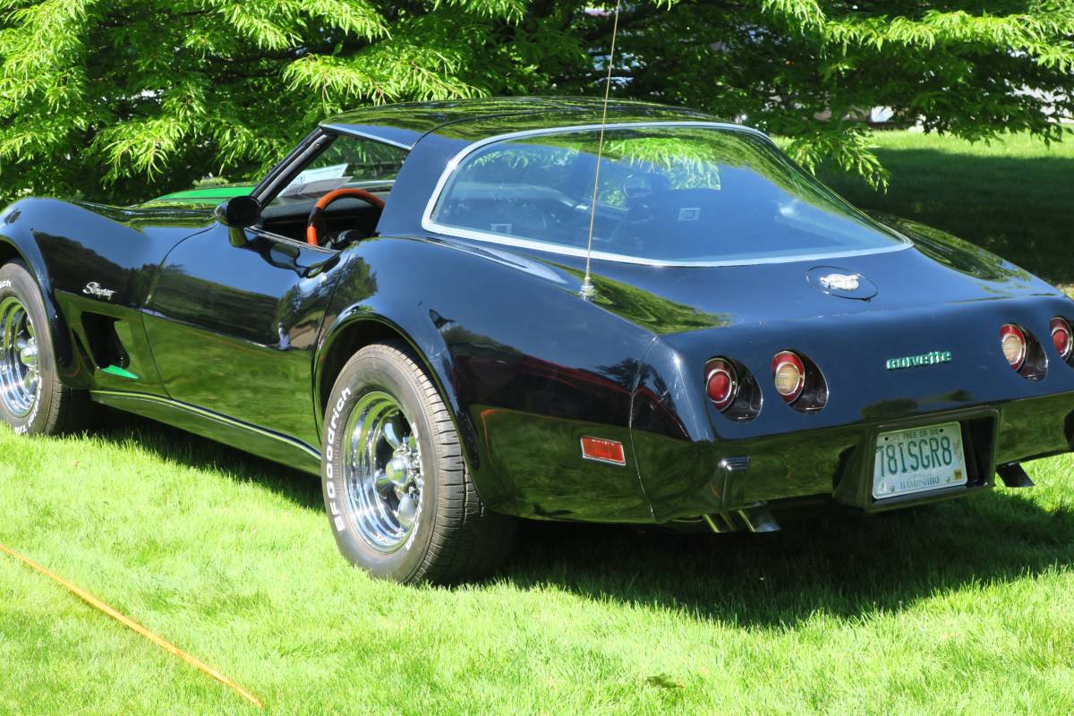 Chevrolet-corvette-c3-1978-black-5