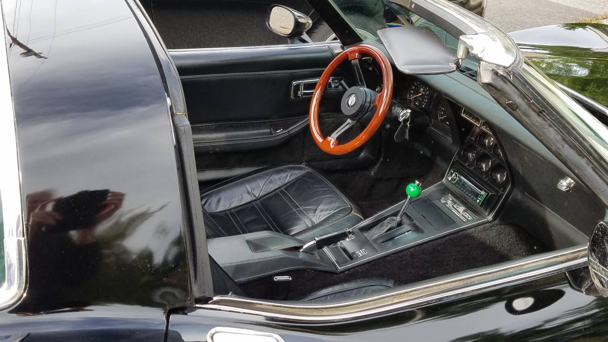 Chevrolet-corvette-c3-1978-black-8